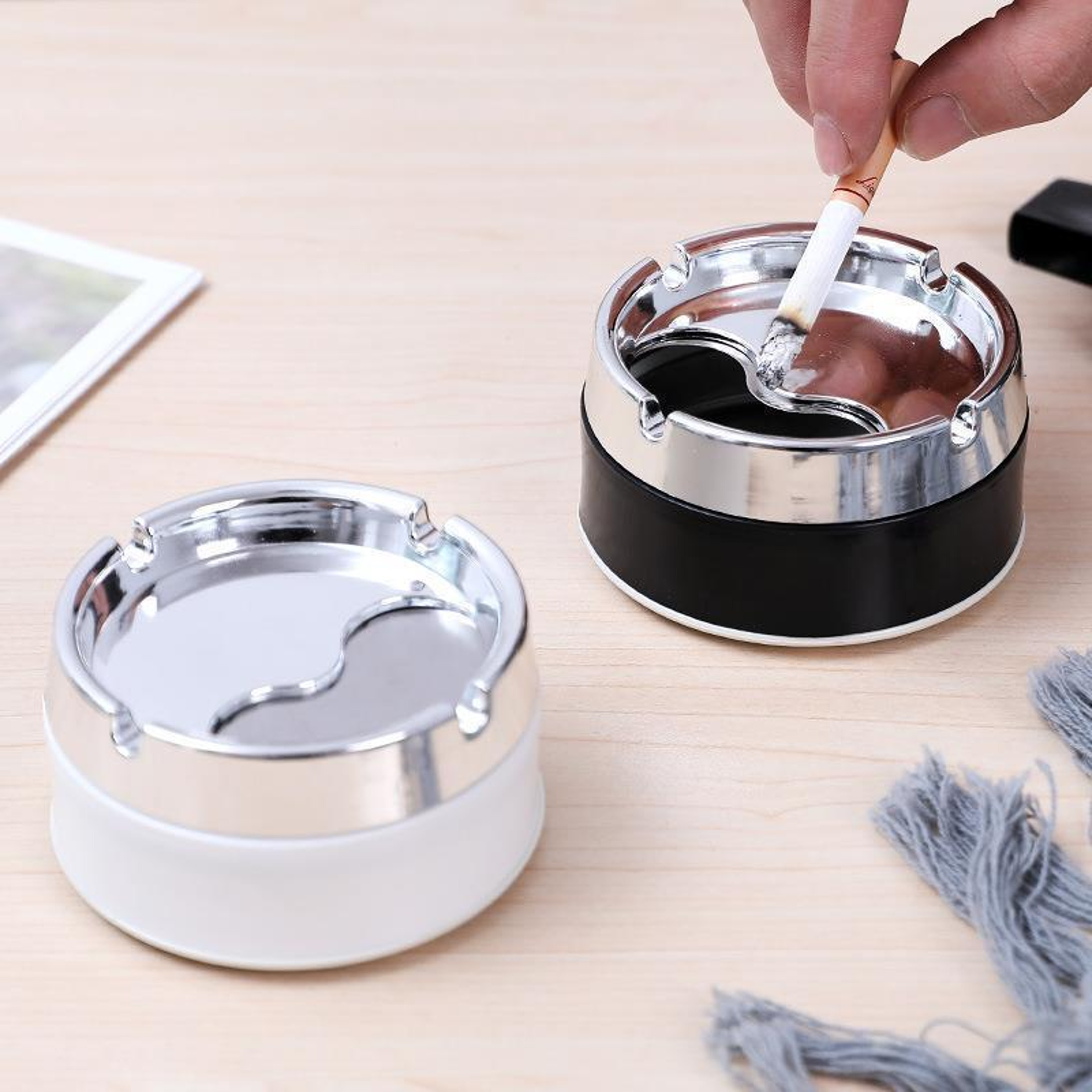 Windproof Rotating Lid Desktop Ashtray With Sealed Smokeless Design 0