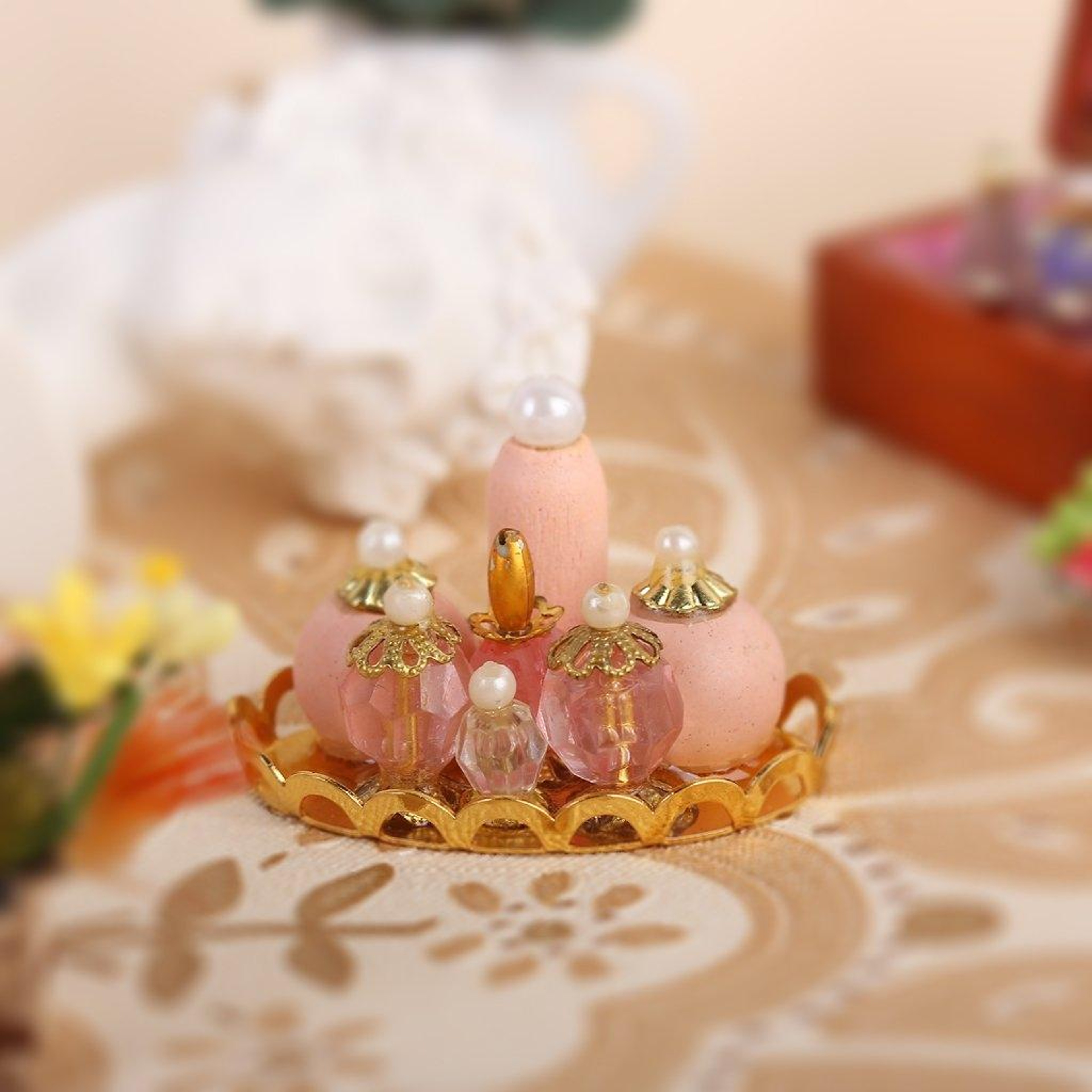 Miniature Dollhouse Vanity  Perfume Cosmetic Set For Scale Dollhouses 3