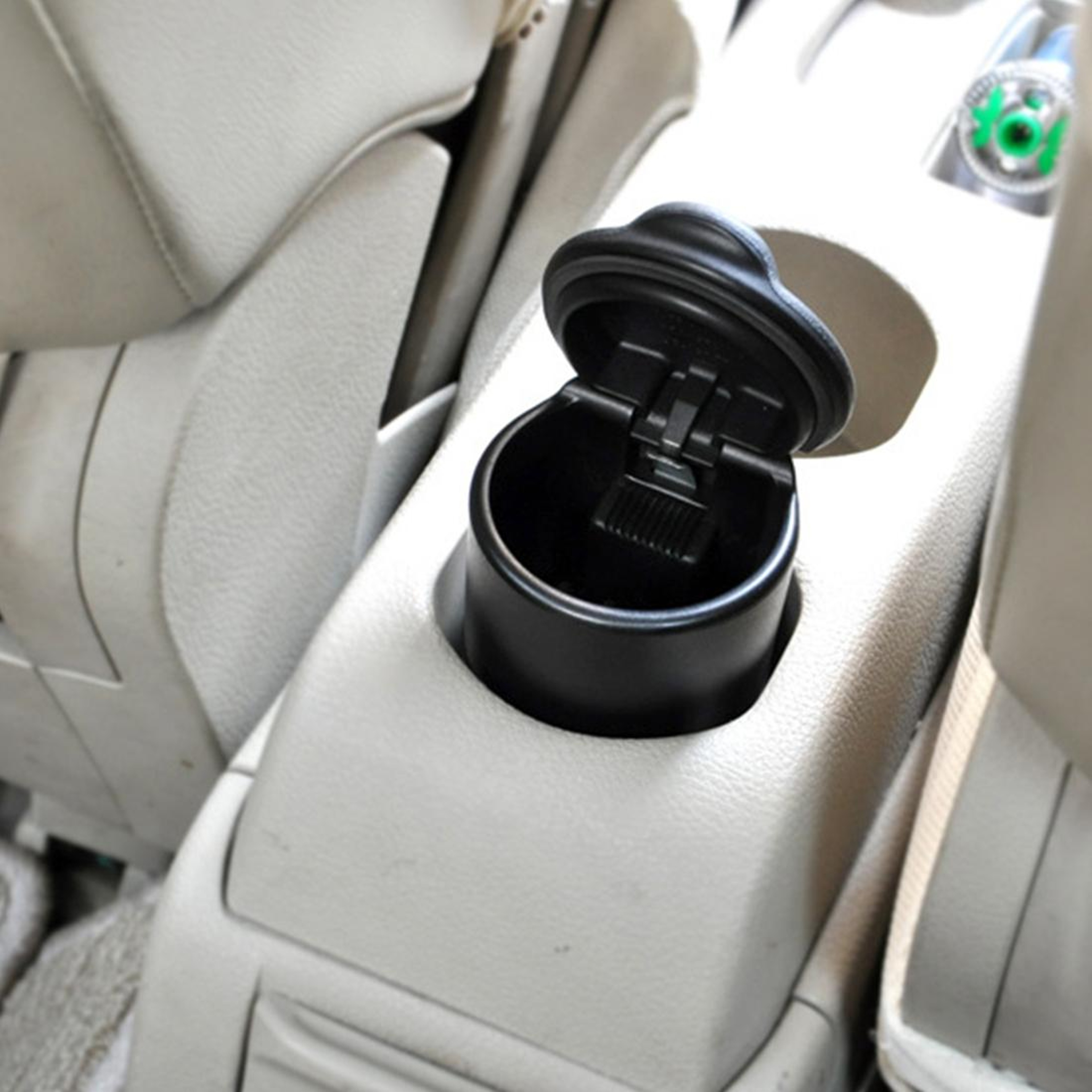 Universal Car Ashtray Cup Holder Smokeless Cigarette Ashtray With Detachable Lid 4