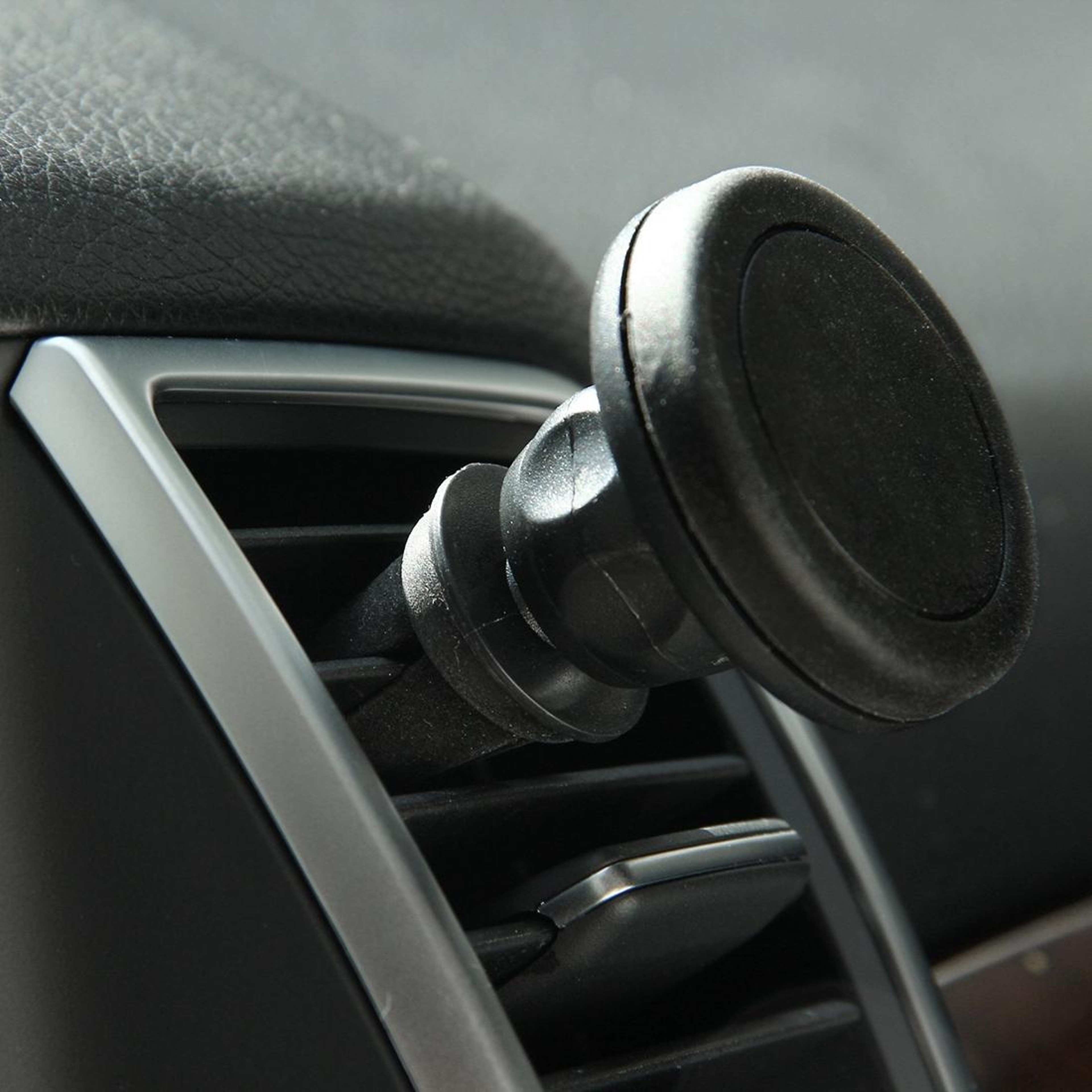 Young Player Magnetic Phone Car Mount Air Vent Phone Holder For Smartphones And GPS 0