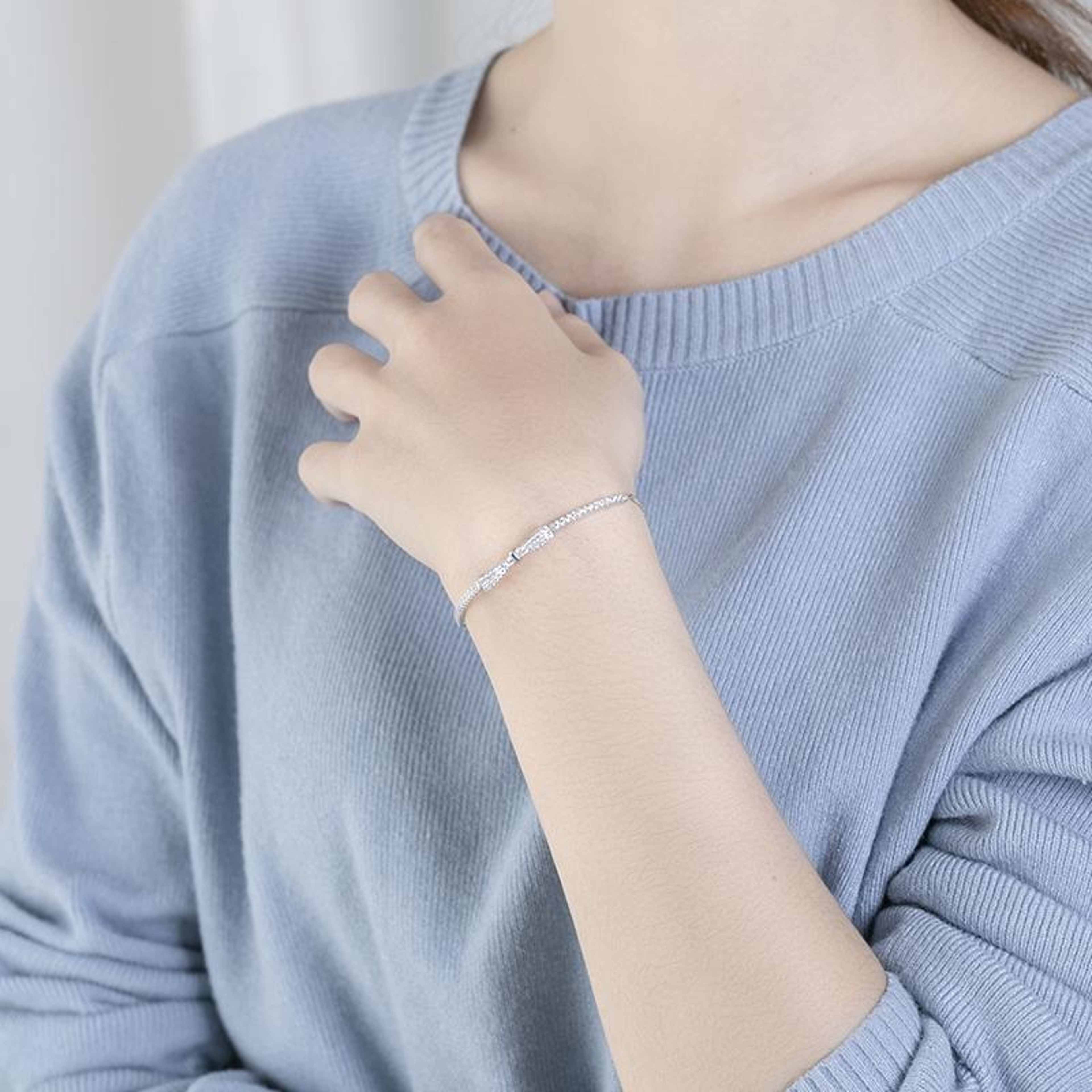 Silver Bowknot Stretch Bracelet For Girls 0