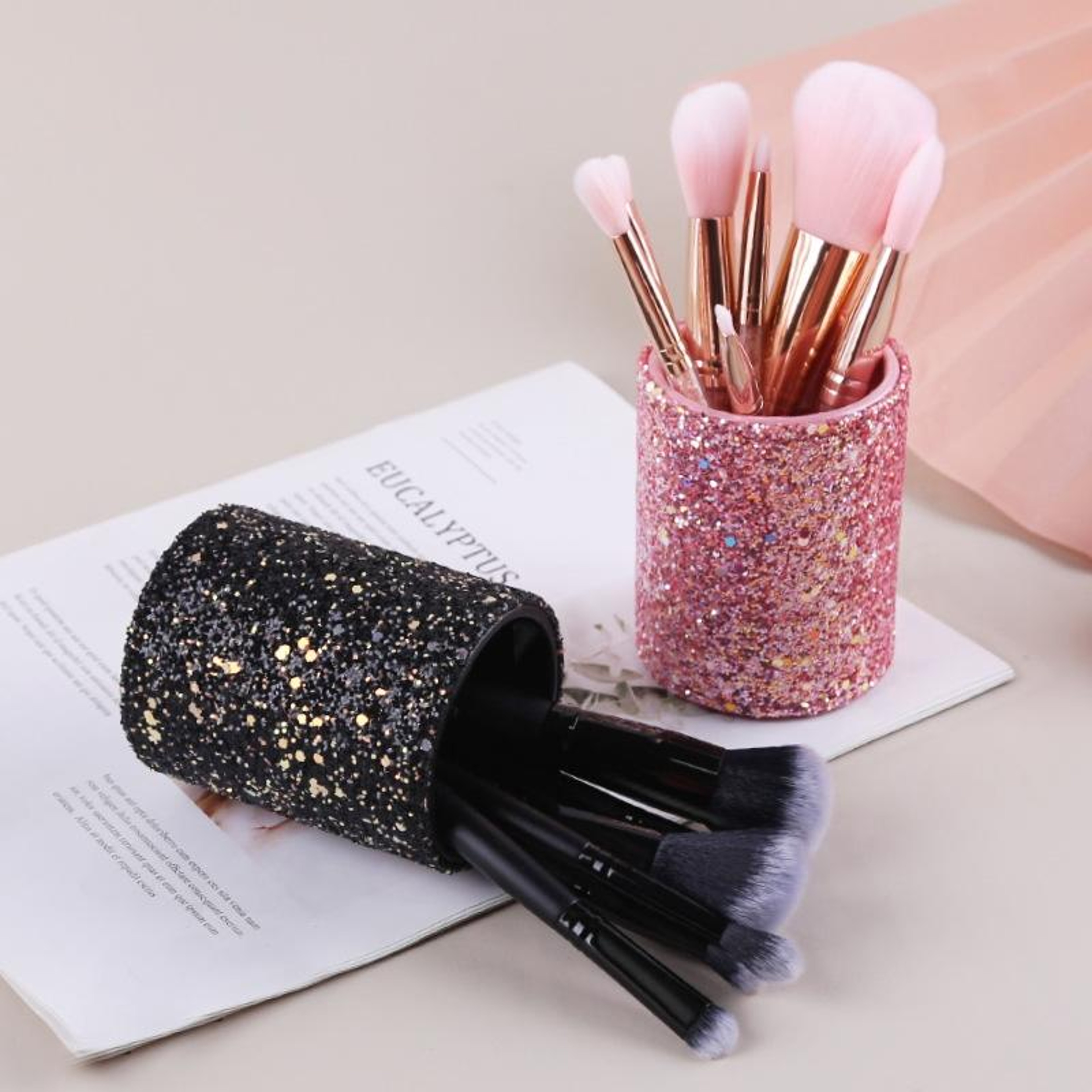 Dustproof Makeup Brush Holder PU Leather Makeup Organizer Storage Box For Vanity And Travel 0