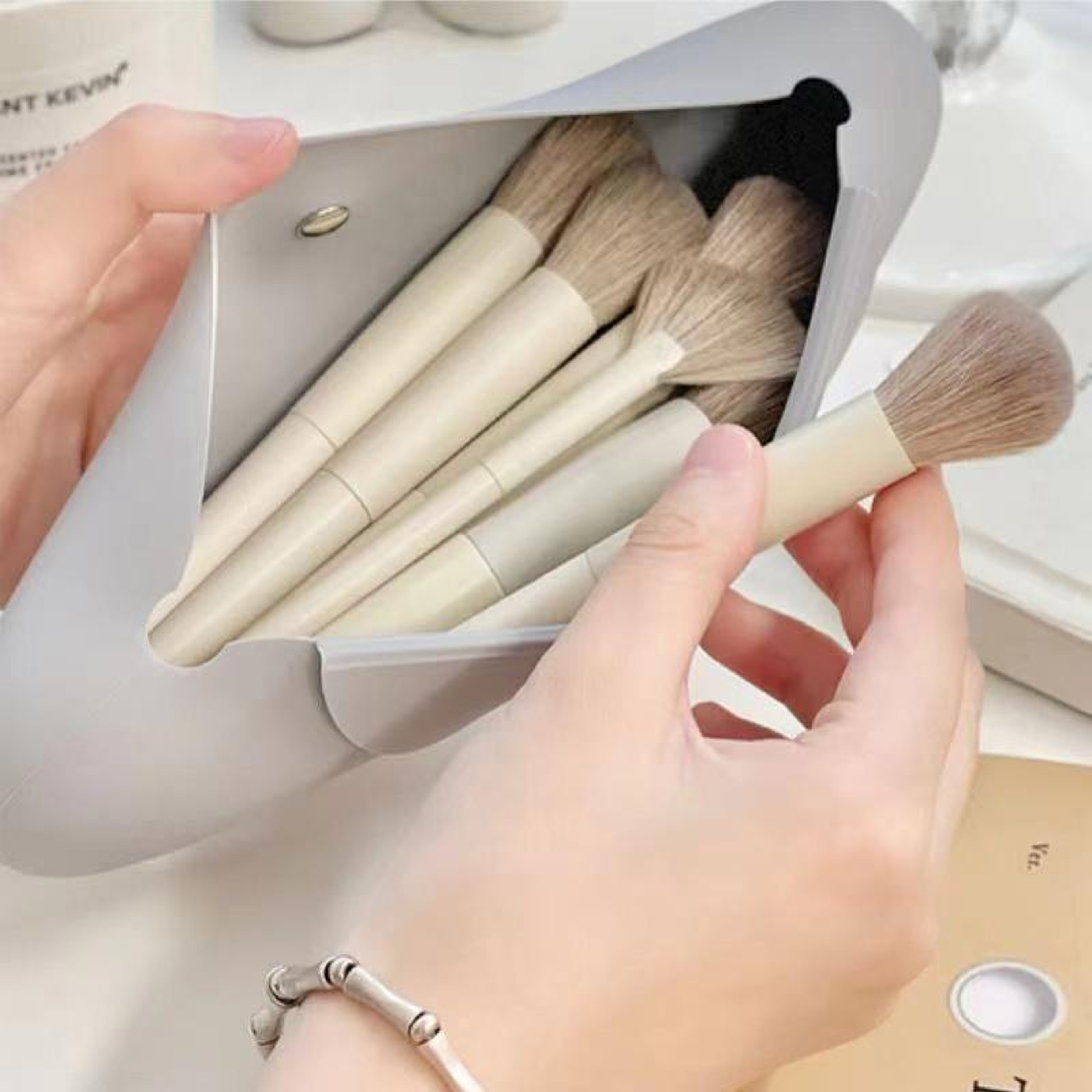 Silicone Makeup Brush Holder Travel Makeup Brush Case Large Capacity Cosmetic Storage Bag 4