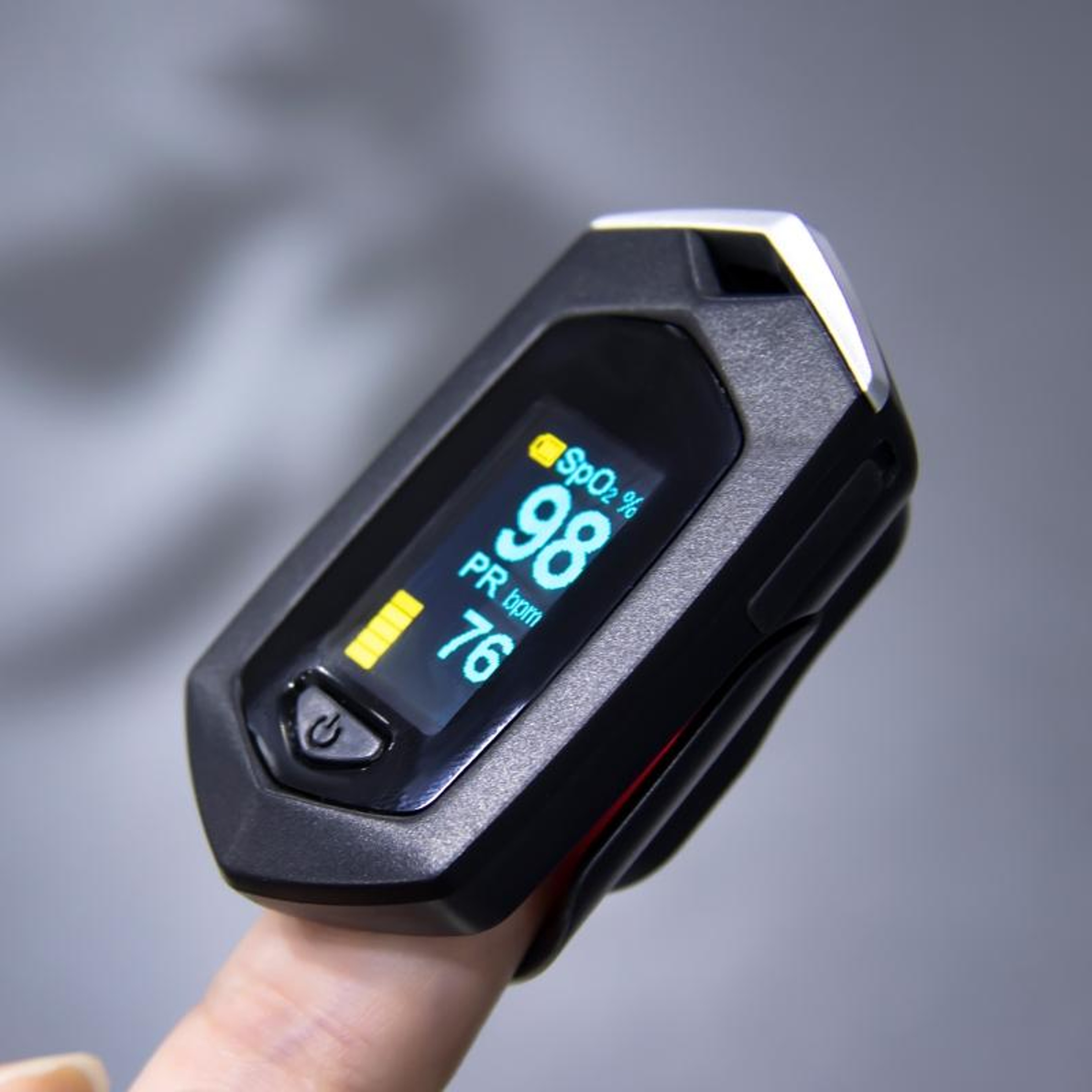 Rechargeable Fingertip Pulse Oximeter Portable Blood Oxygen Monitor 0