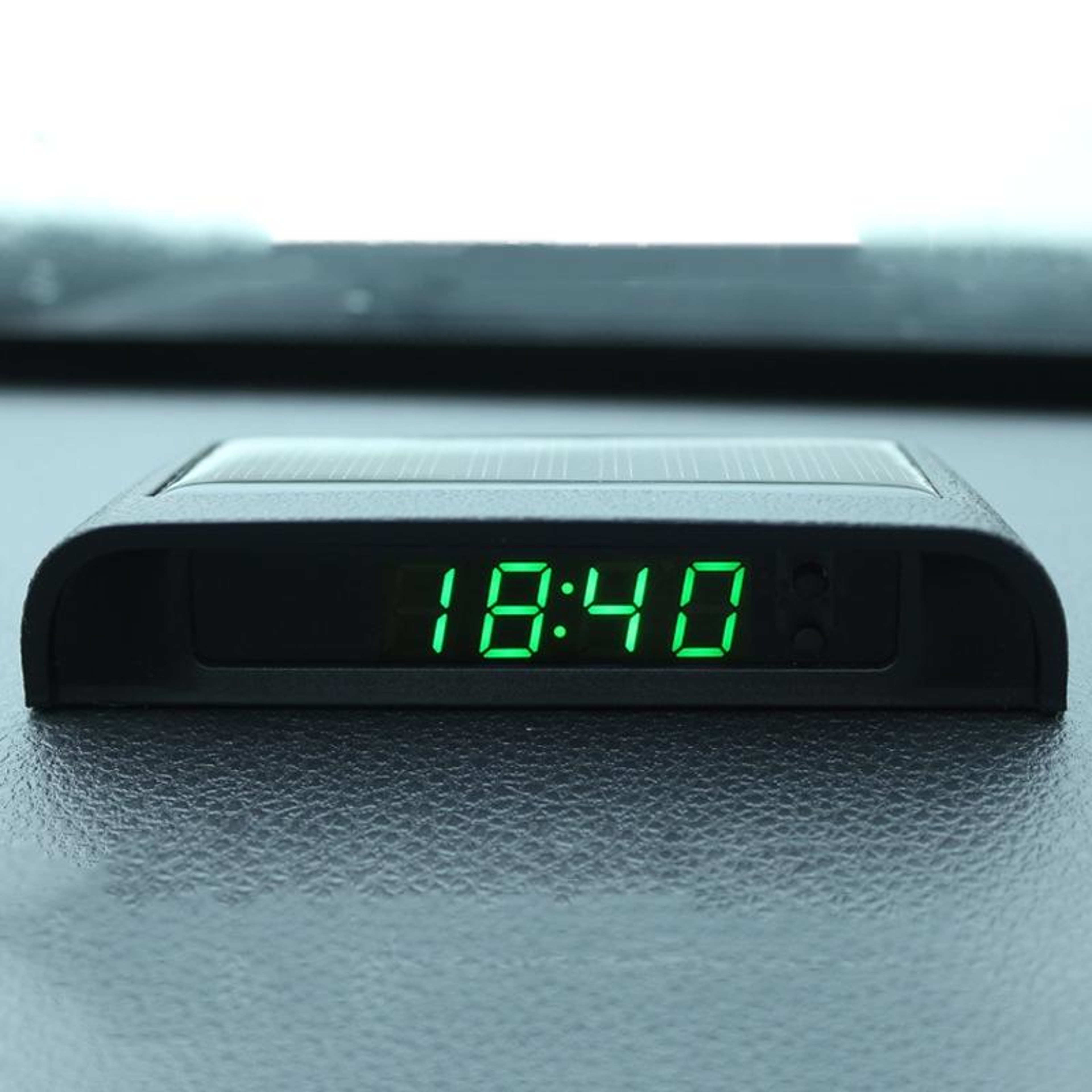 Solar Car Dashboard Clock Digital Car Clock With Temperature Date Week Display USB Rechargeable 7