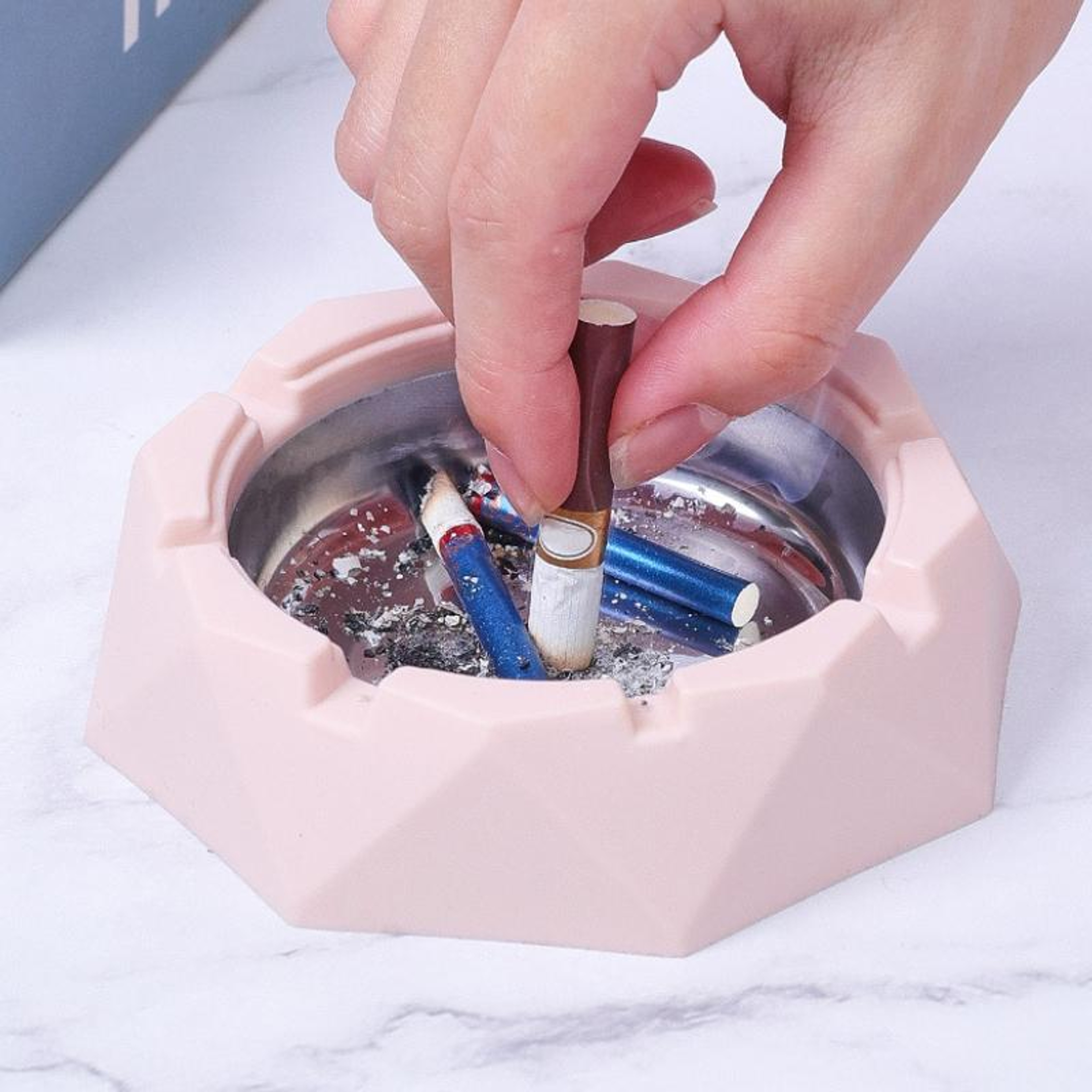 Royal Crown Stainless Steel Ashtray With Lid Decorative Covered Ashtray For Home  Office 0