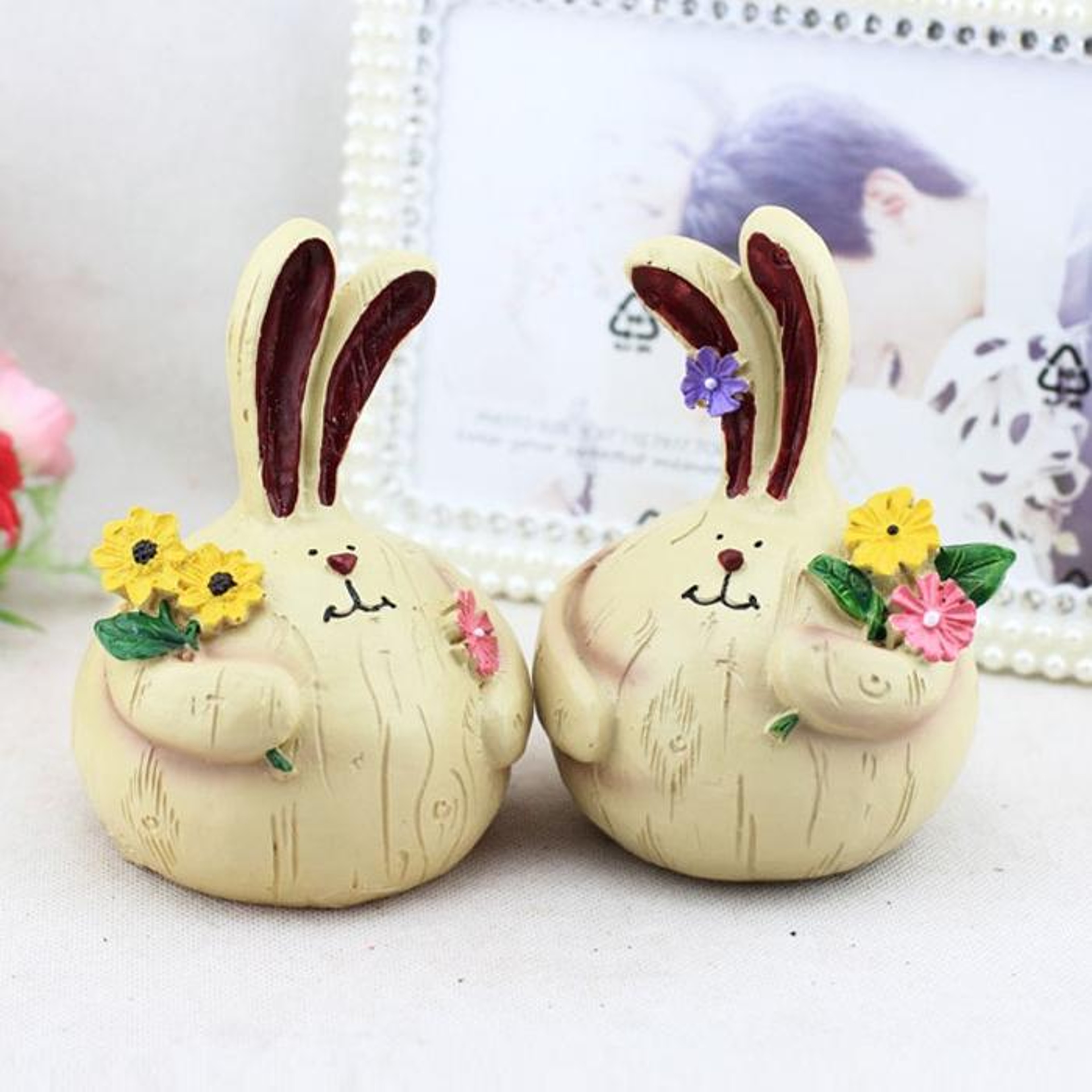 Pair Cute Rabbit Figurine Resin Decor Set For Home Office  Bar Display 1