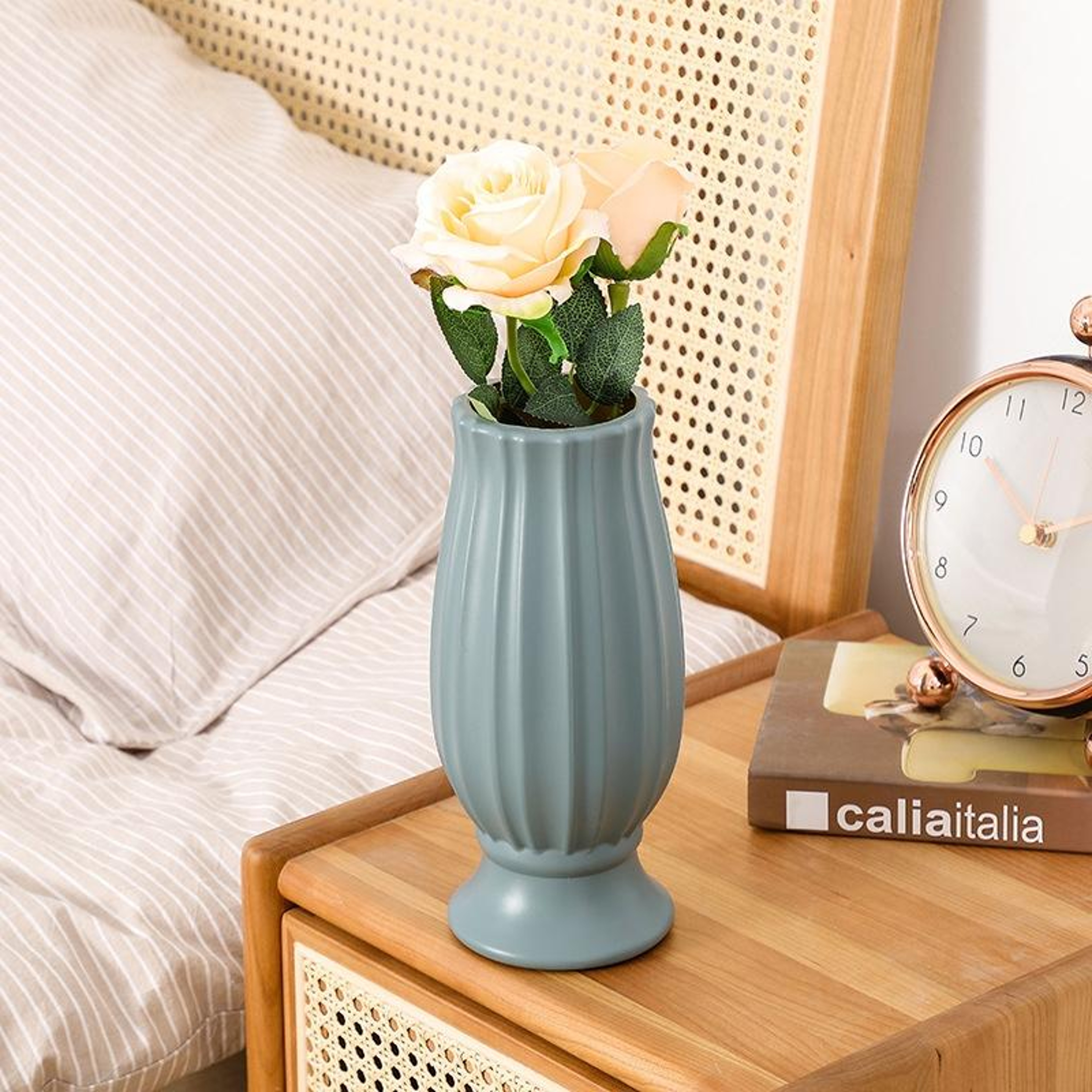 Minimalist Decorative Vase For Artificial Flowers Modern Home Decor PE Flower Arrangement Vase 1
