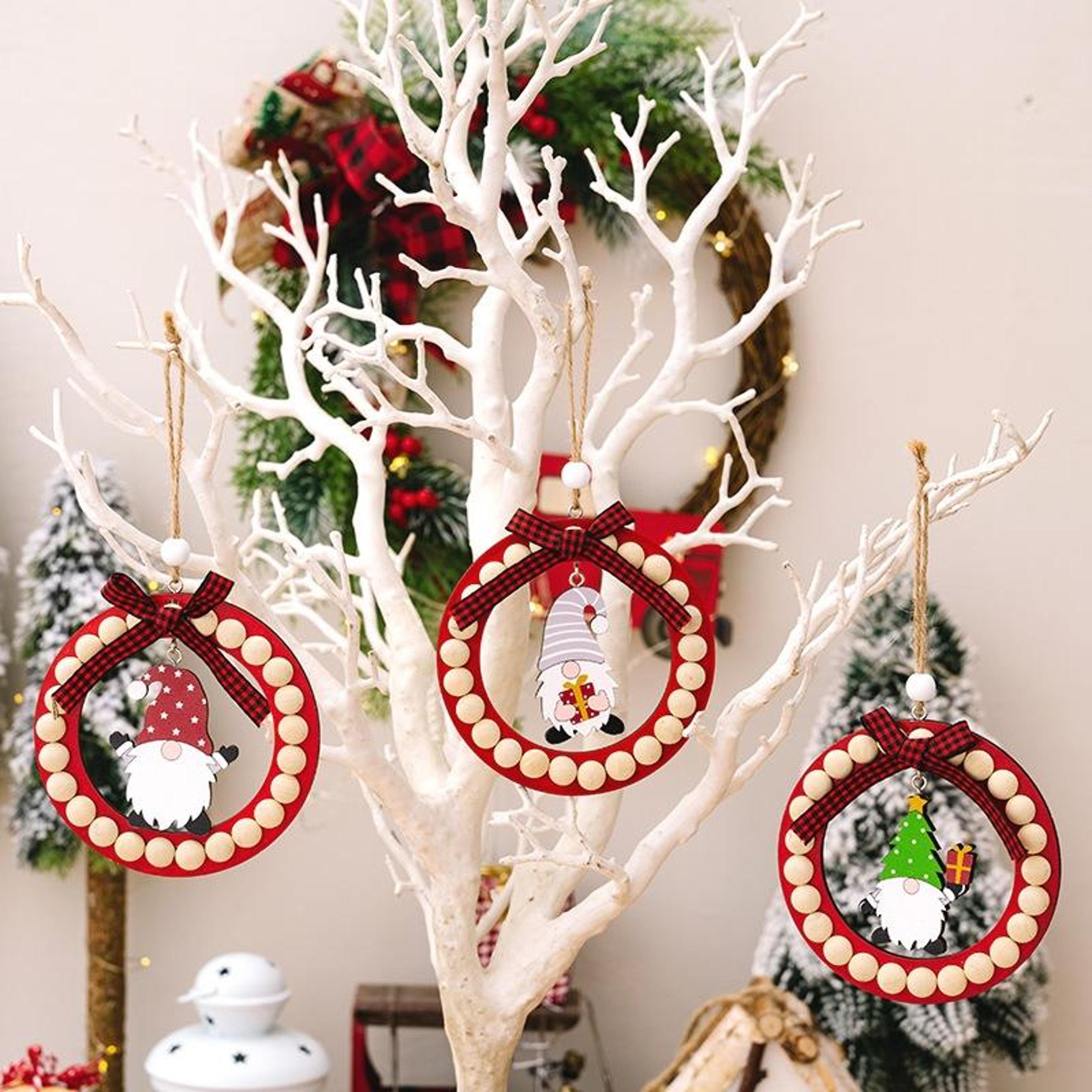 Rustic Wooden Christmas Wreath Ornament Round Beaded Hanging Tree Decoration 0