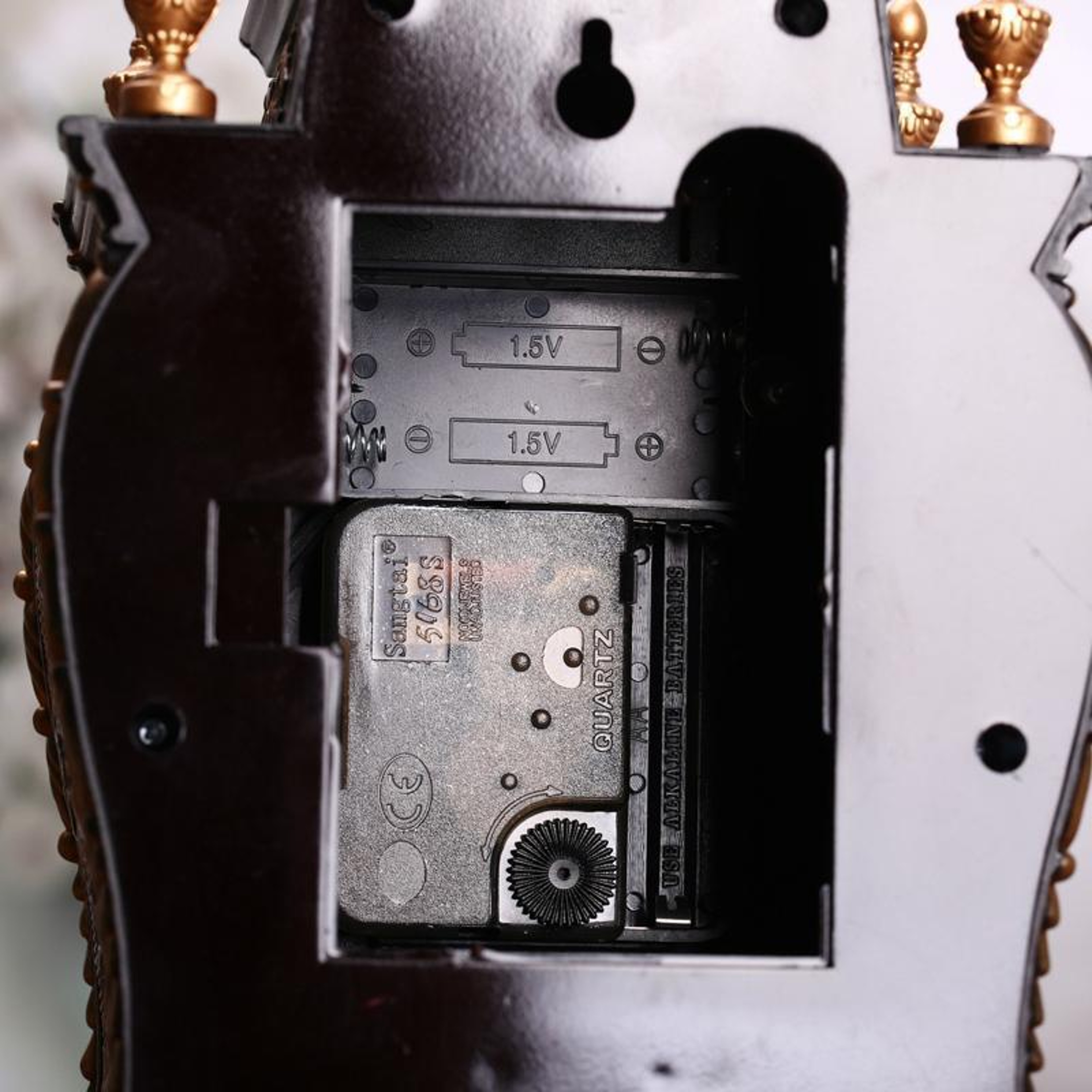Royal Vintage Pendulum Clock With Hourly Chime For Elegant Home Decor 3