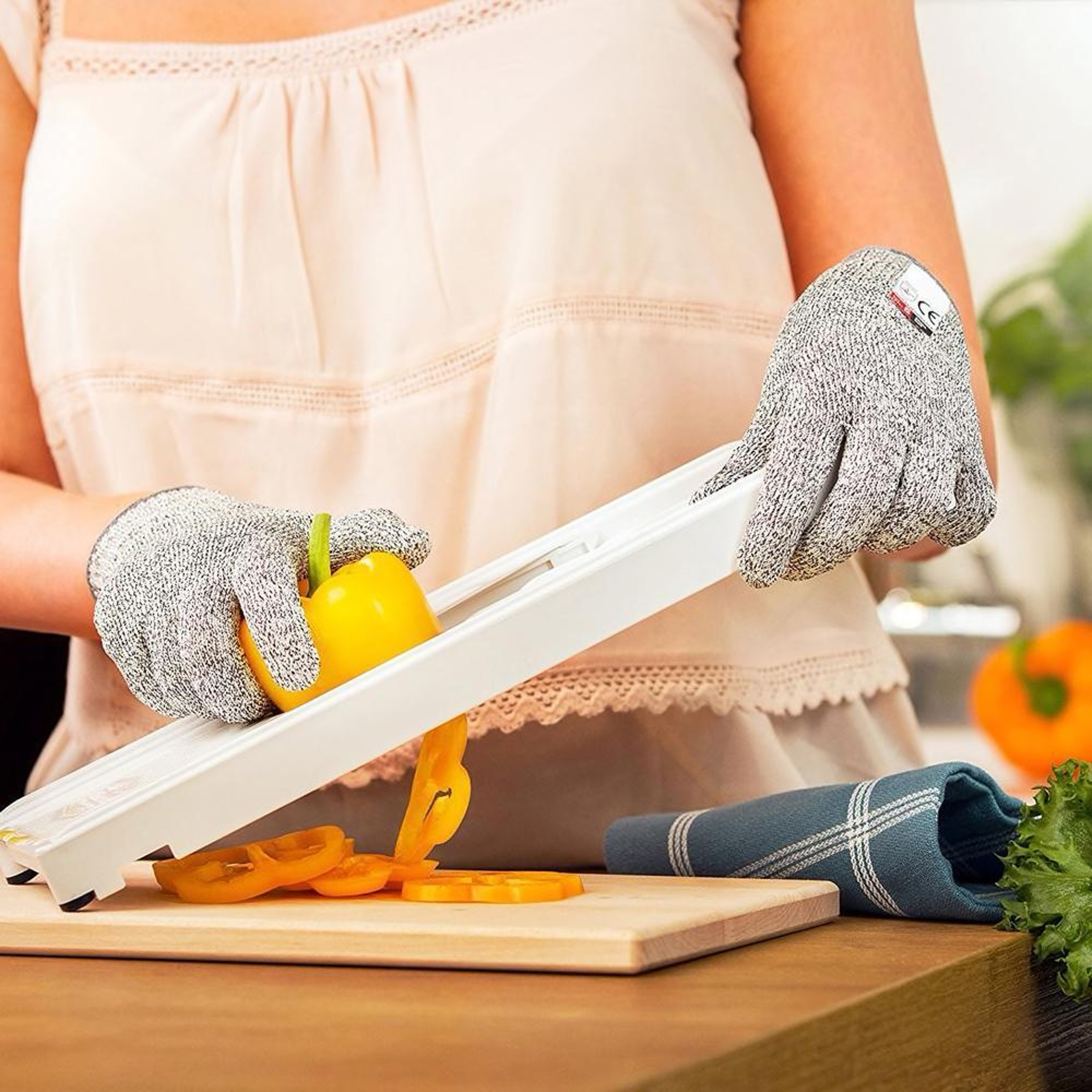 Multipurpose cut resistant gloves for kitchen and yard