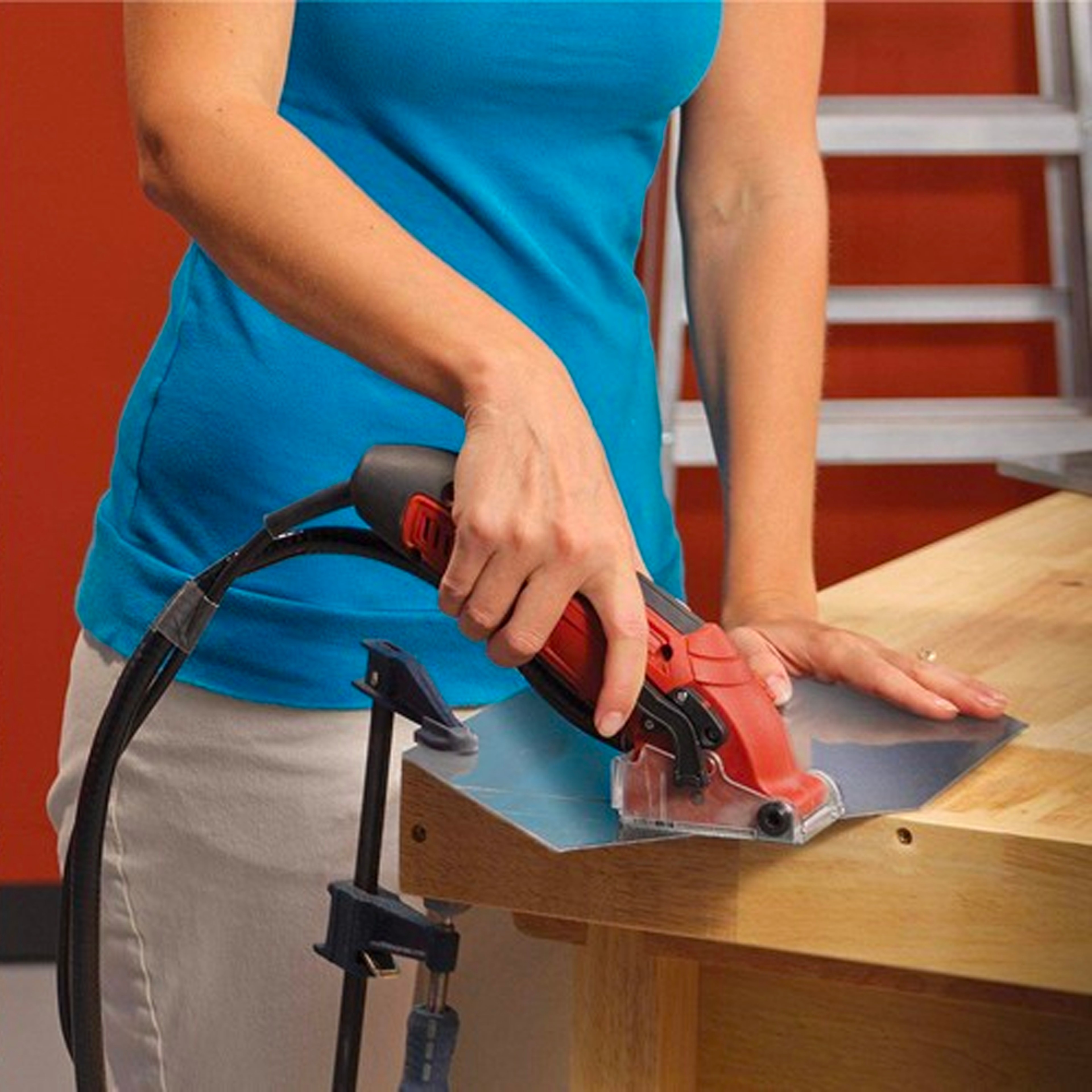 hand held circular saw