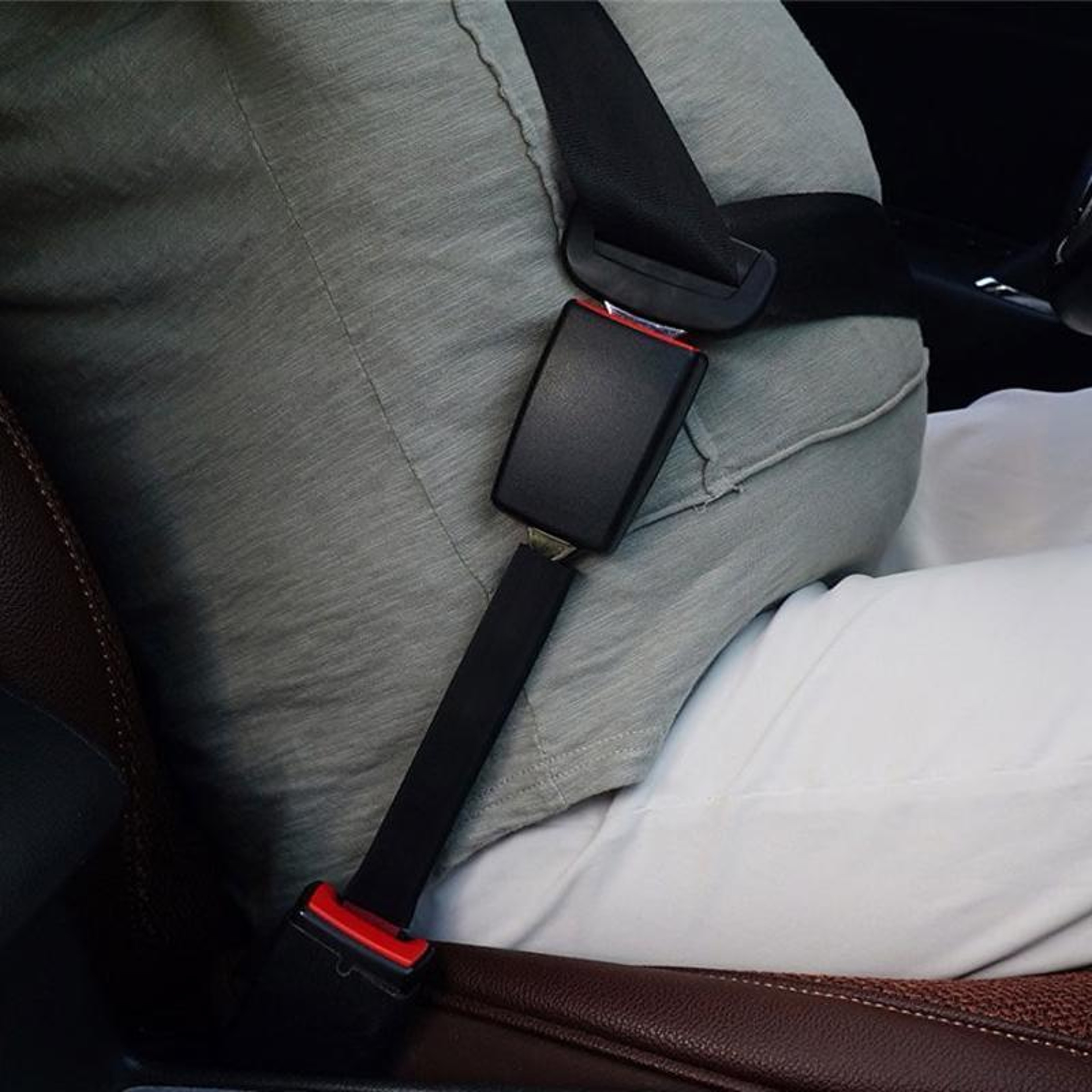Universal Car Seat Belt Extender  Safe Durable Vehicle Belt Extension