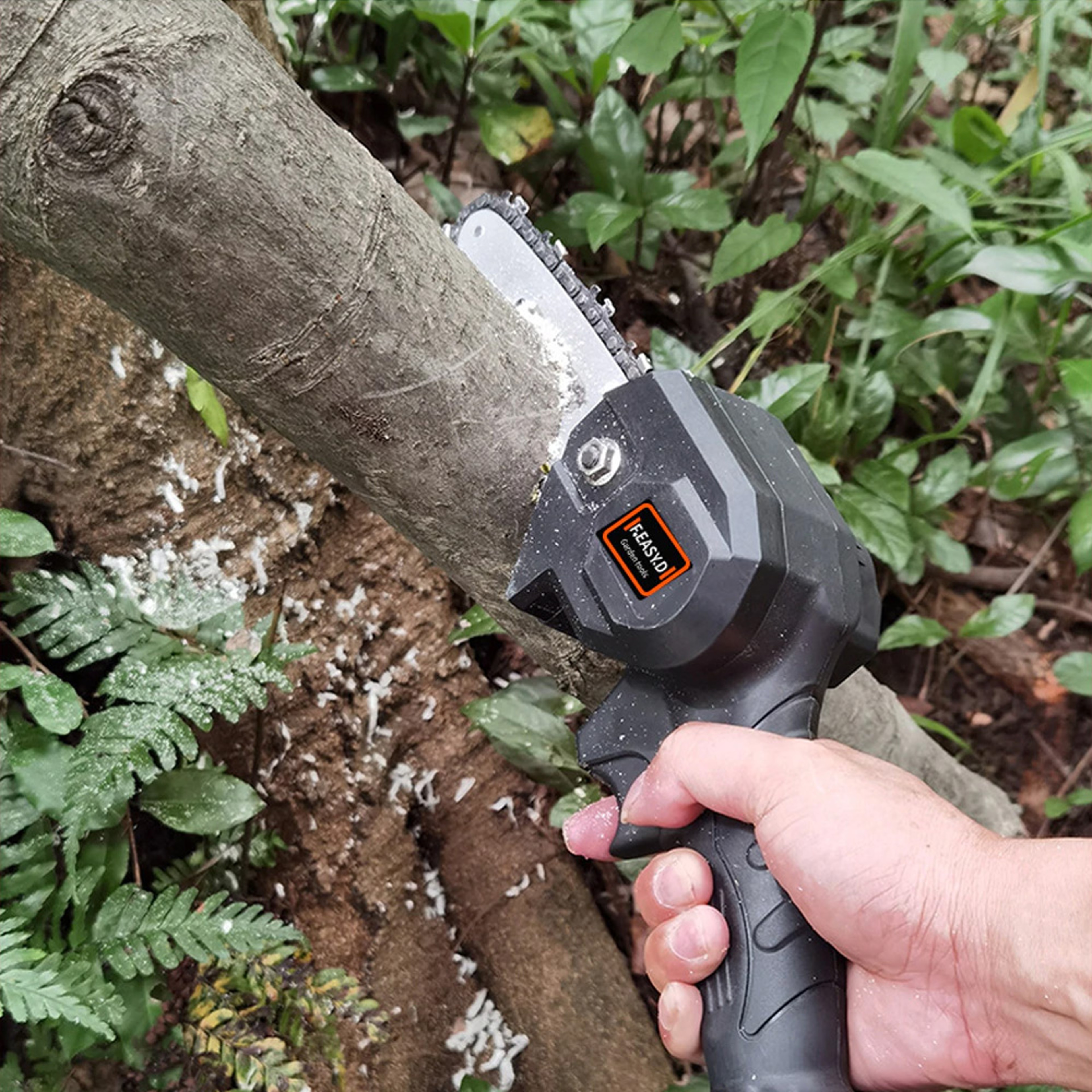Rechargeable Handheld Mini Battery Powered Chainsaw 1