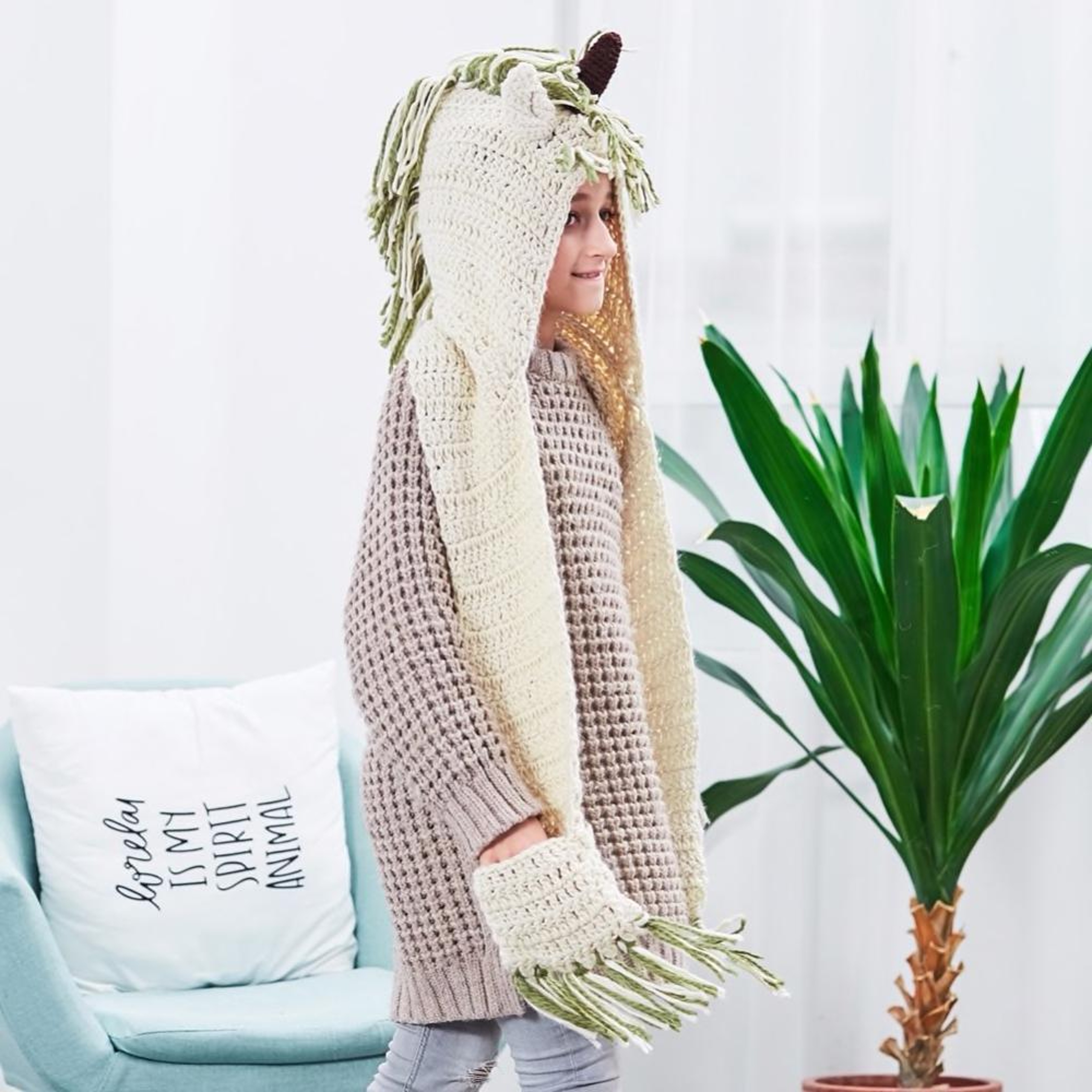 Unicorn Crochet Scarf – view 3